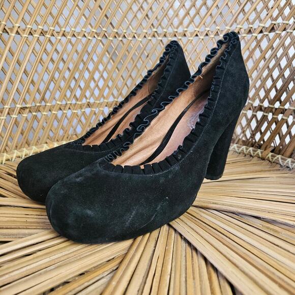 Great Moments Jeffrey Campbell Suede Ruffle Pumps 9.5 Black Block Heel Round Toe - Picture 2 of 8